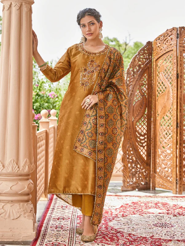 Embroidered Silk Suit Set 3930